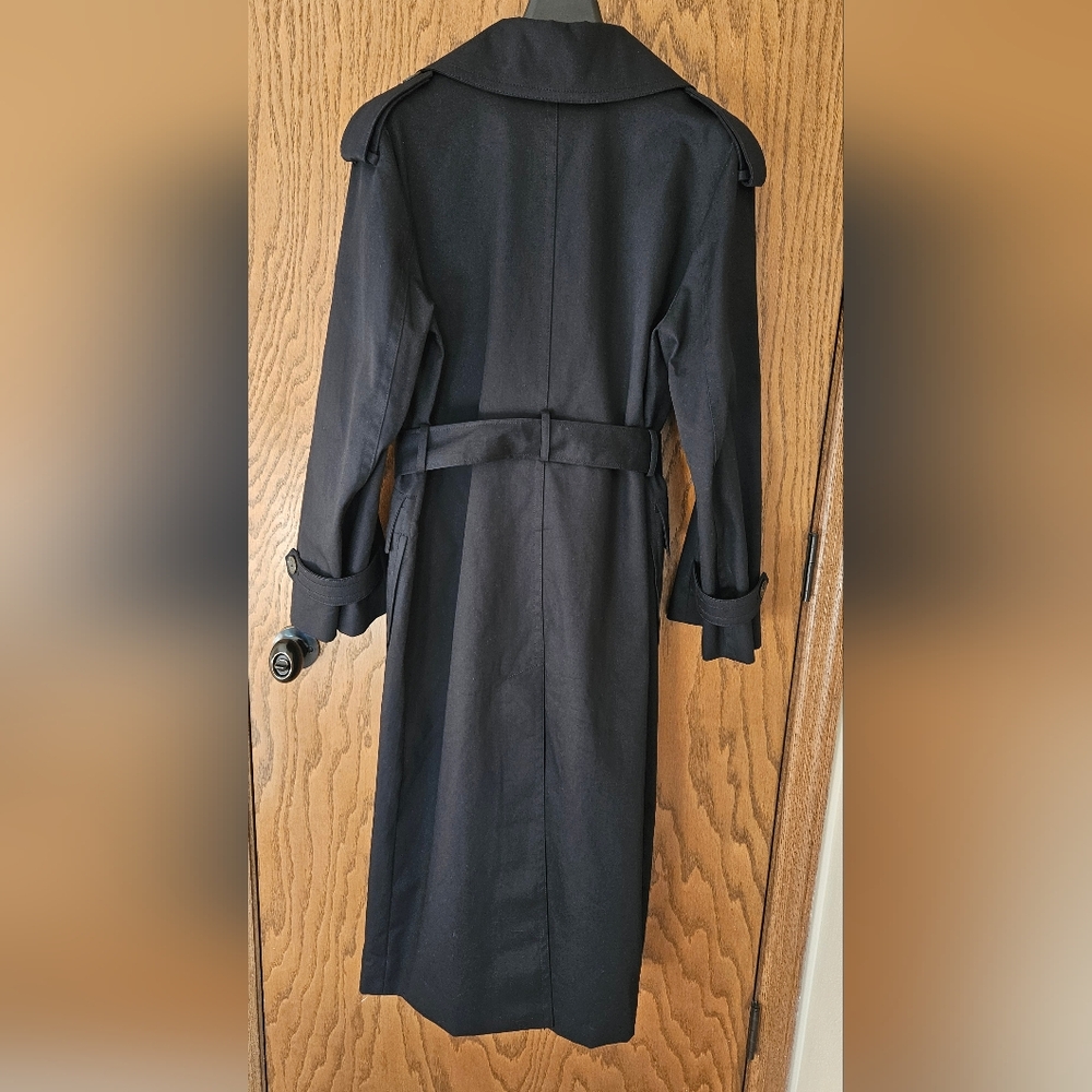 Banana Republic Timeless trench coat - Picture 9 of 15
